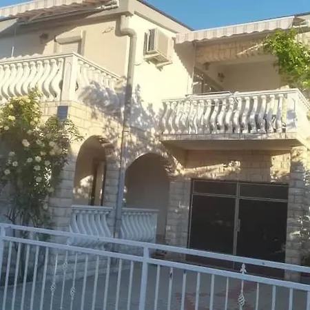 Krmpotic Апартаменты Вир